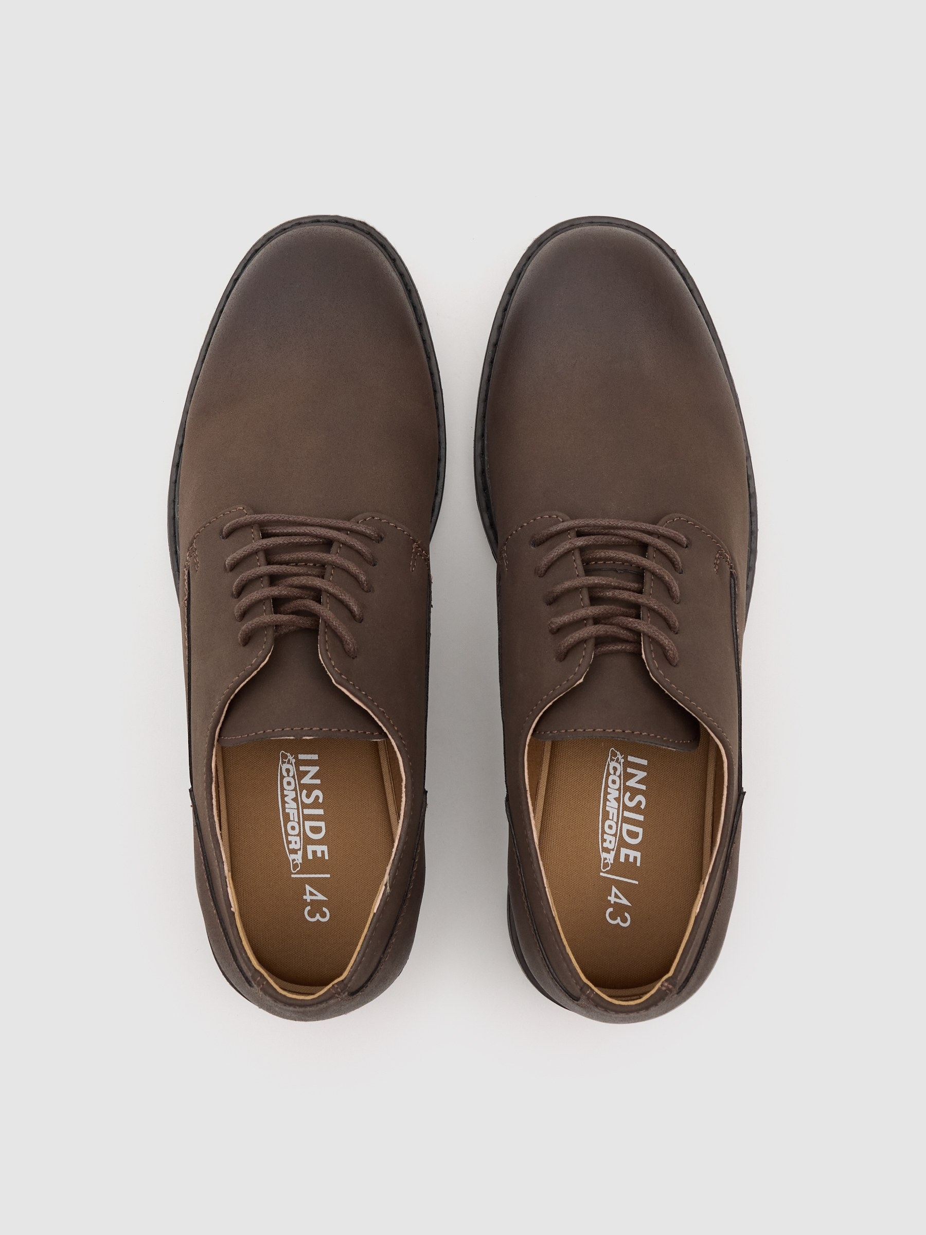 Classic lace-up faux leather shoe brown