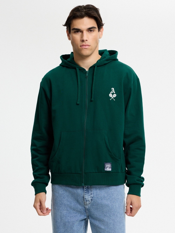 Sudadera abierta capucha felpa texto verde oscuro vista media frontal