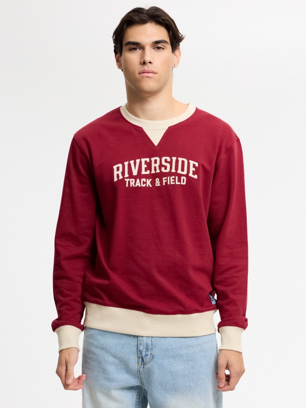 Oversized campus text sweatshirt garnet middle front view