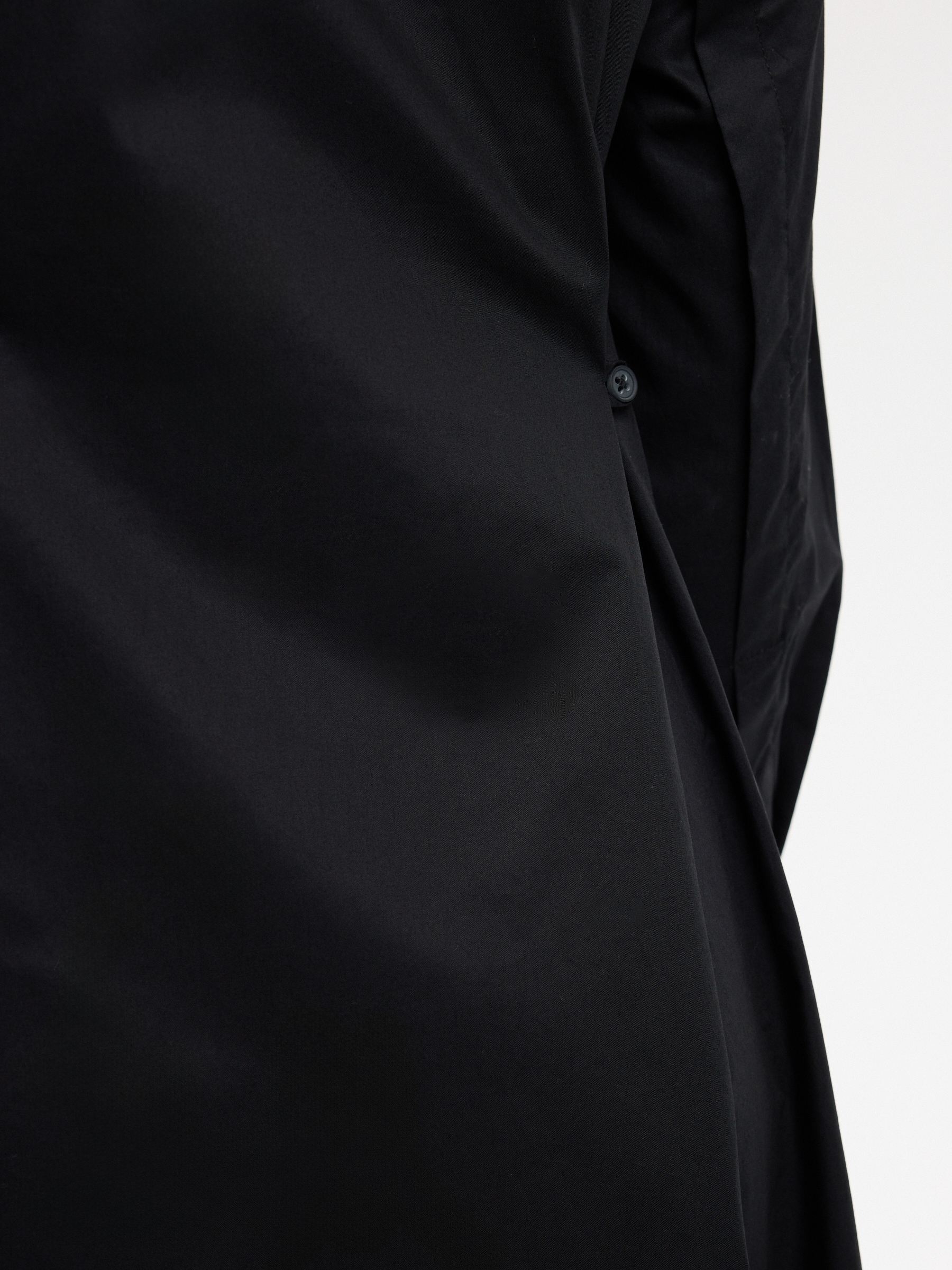 Plain fluid midi shirt dress black middle front view