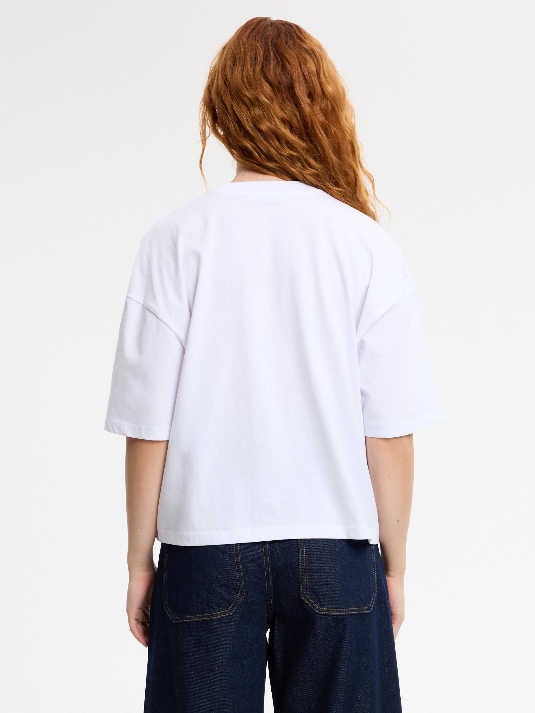 Square floral print T-shirt white middle front view
