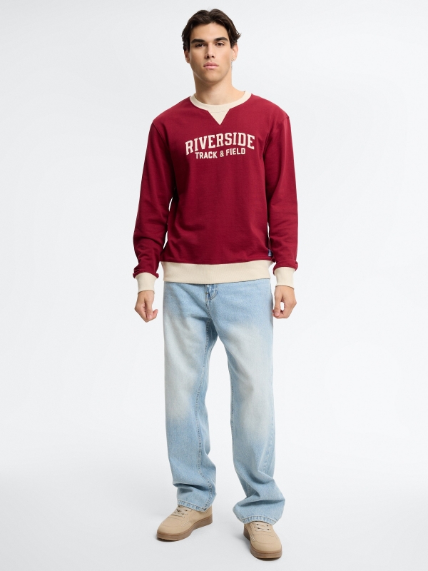 Oversized campus text sweatshirt garnet front view
