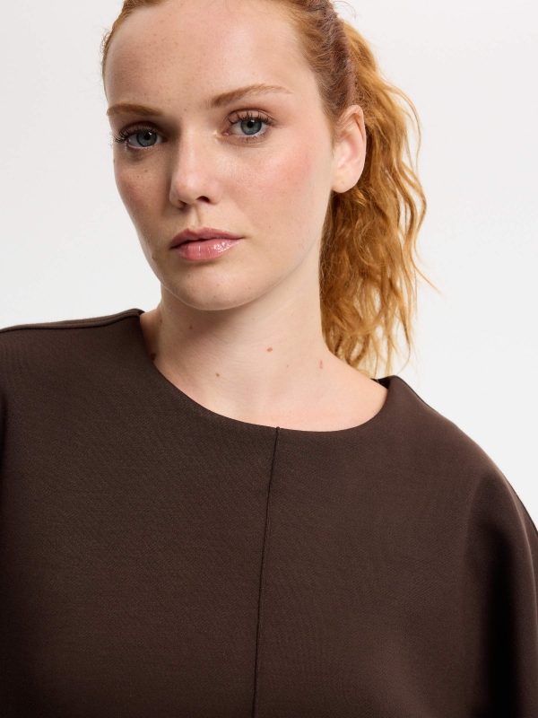 Plain square fleece sweatshirt chocolate detail view