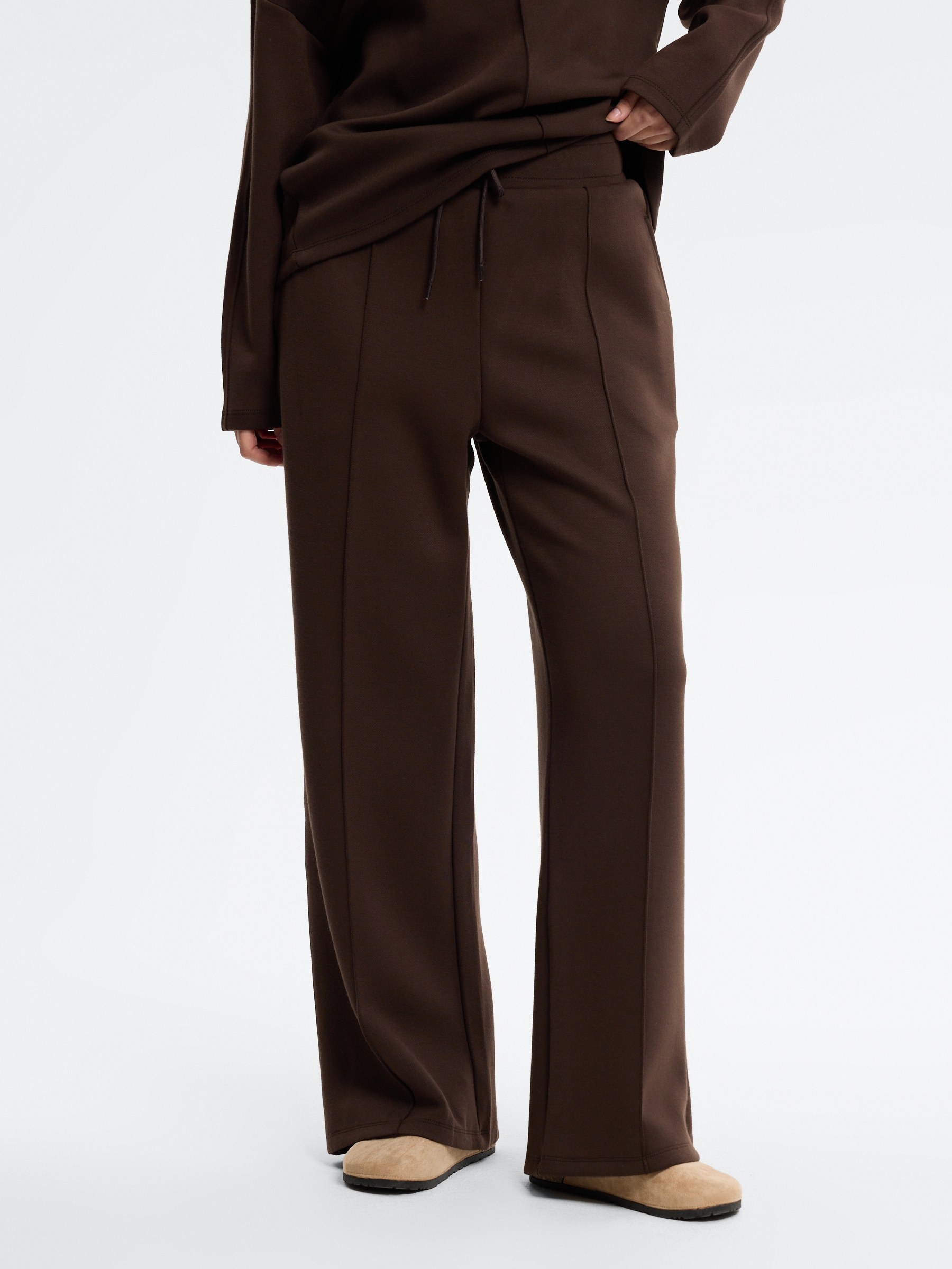 Wide-leg fleece pants chocolate front view