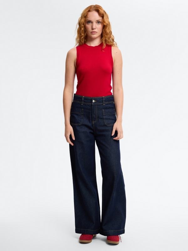 Slim fine-knit vest carmine front view