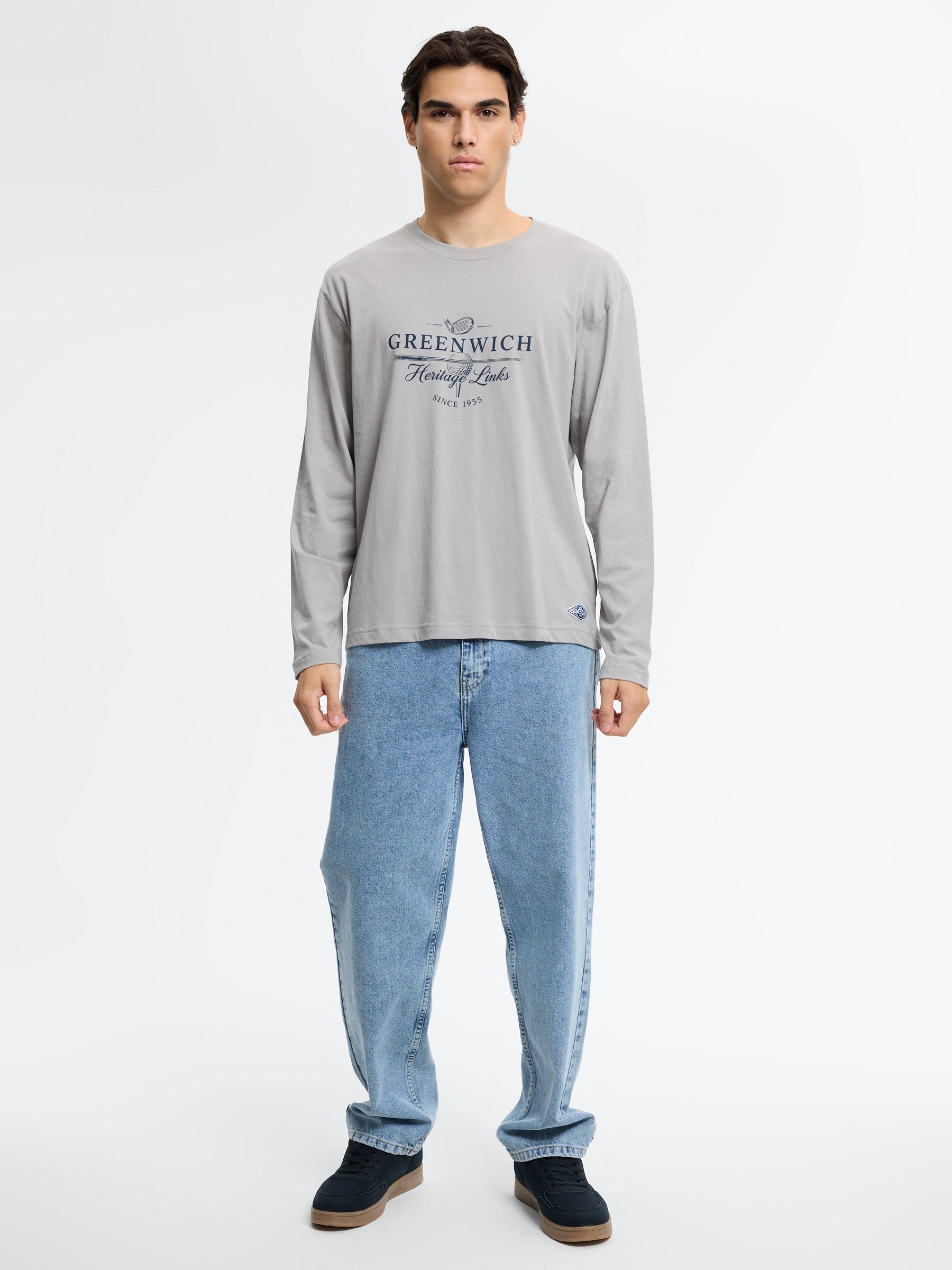 Printed long-sleeve golf shirt medium grey middle front view