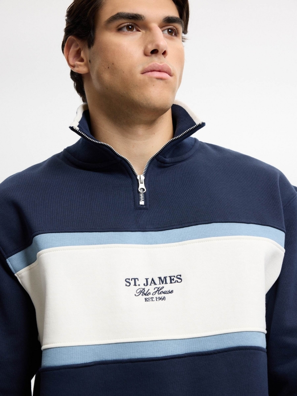Moletom color block oversized azul marinho vista detalhe
