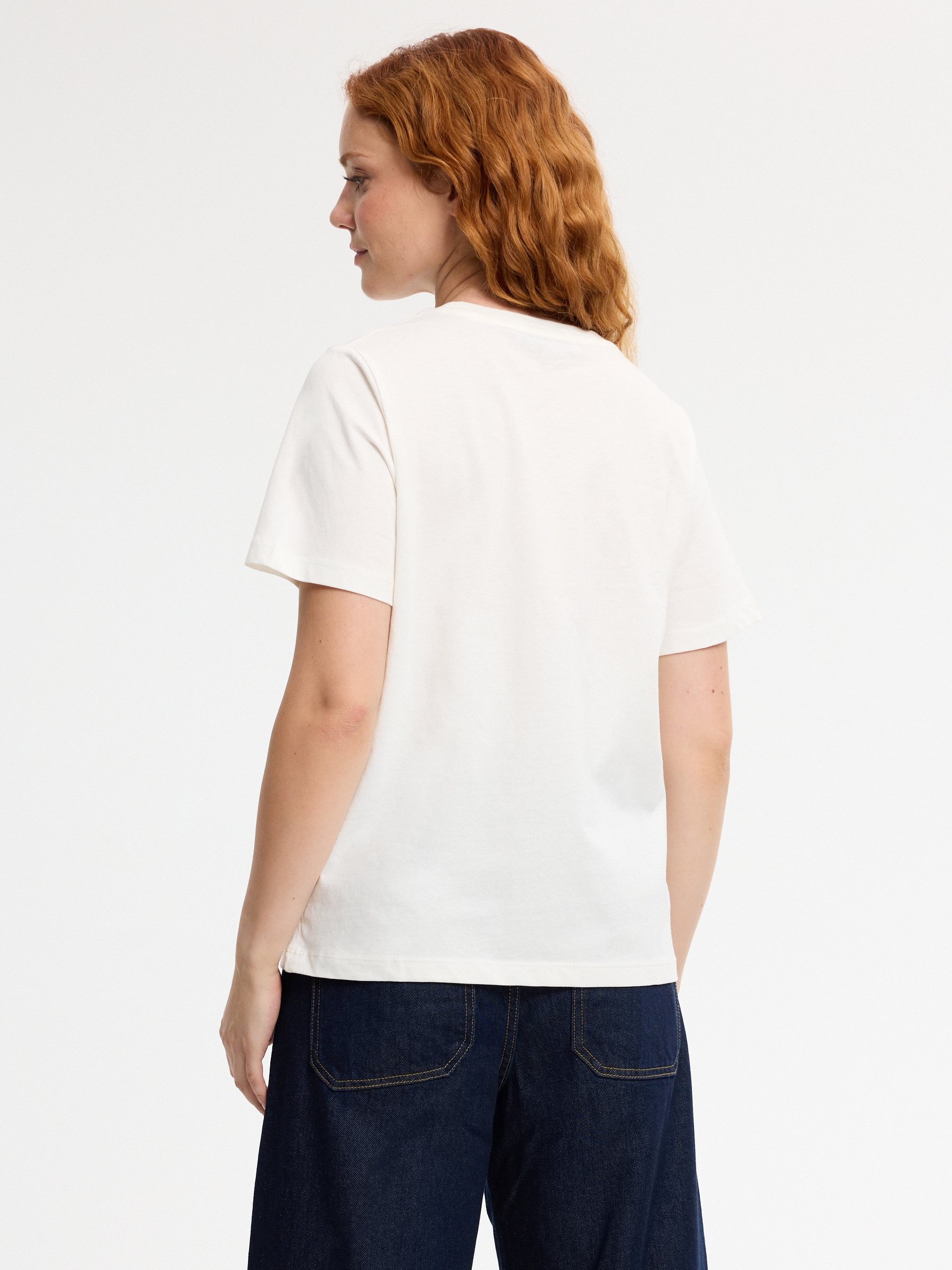 Camiseta texto algodón blanco roto vista media frontal