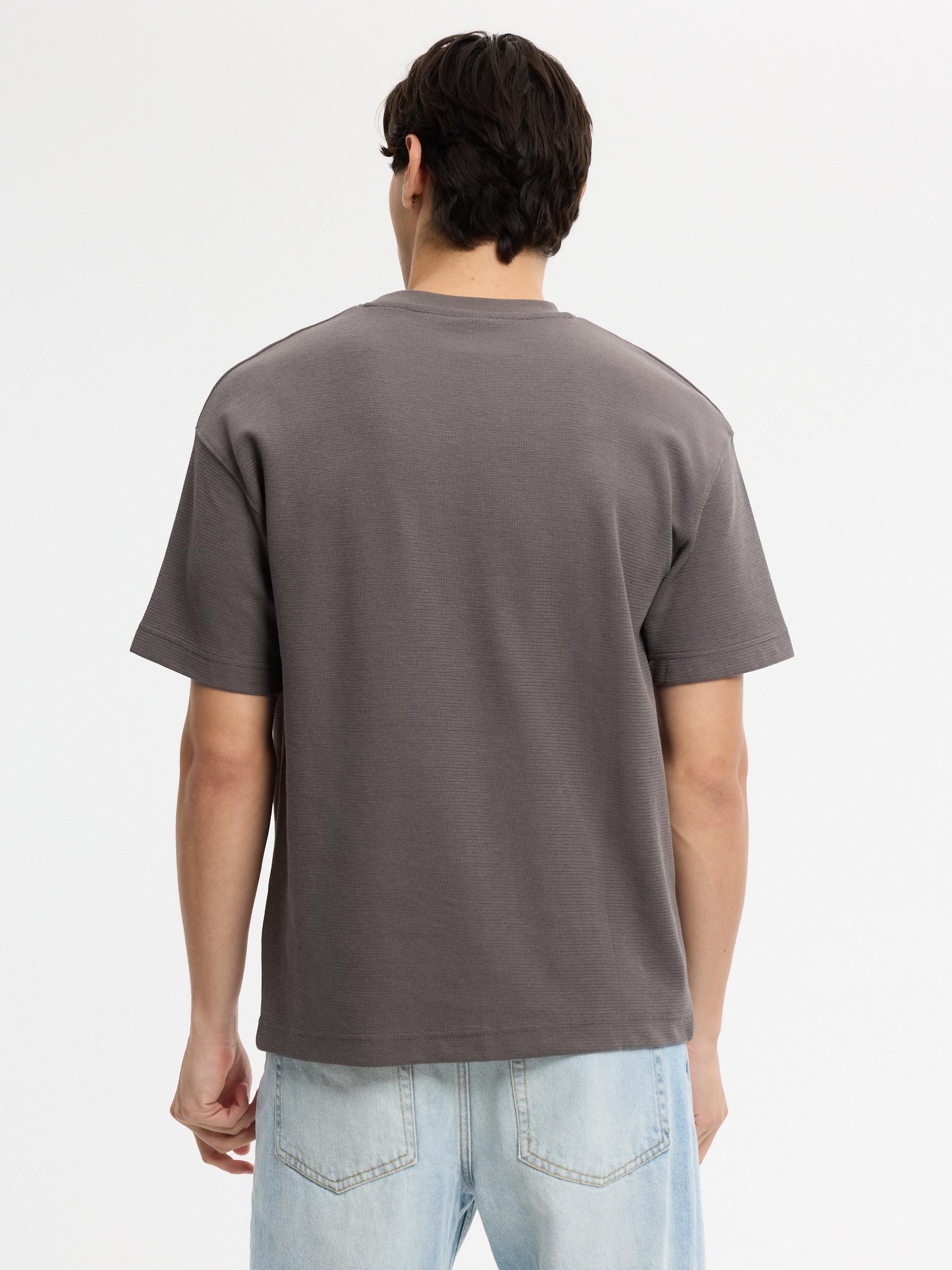 Camiseta lisa cuello redondo gris medio vista media frontal