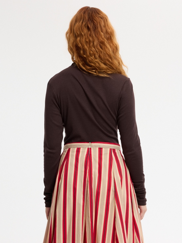 Slim cotton turtleneck shirt chocolate middle back view