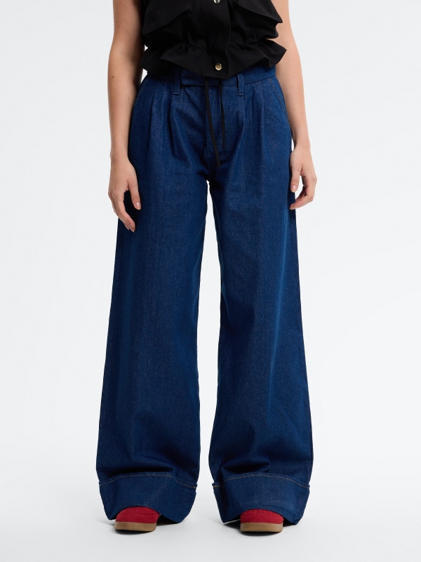 Wide-leg jeans with pleats dark blue middle front view