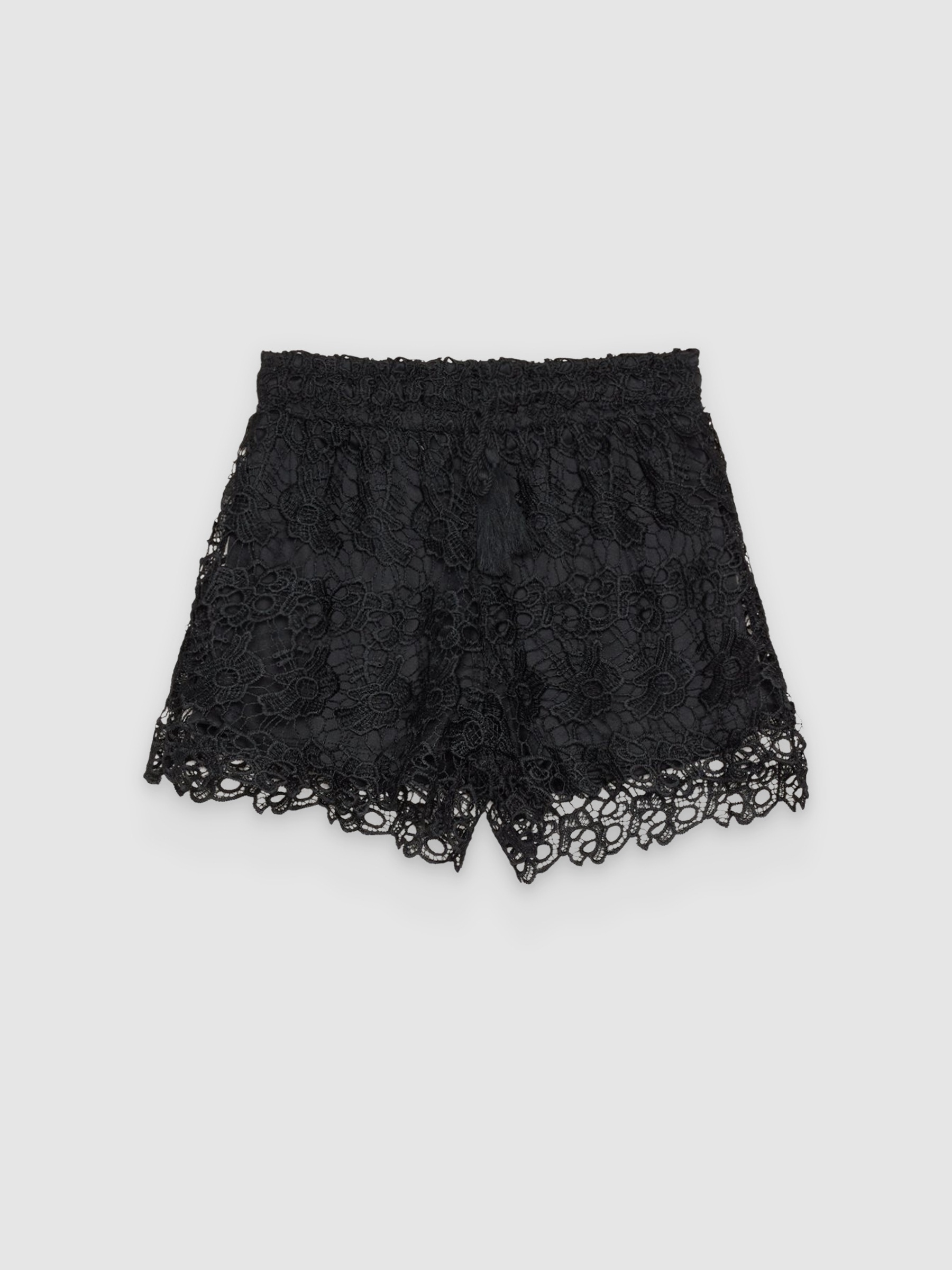 Shorts de renda cintura elástica preto vista meia frontal