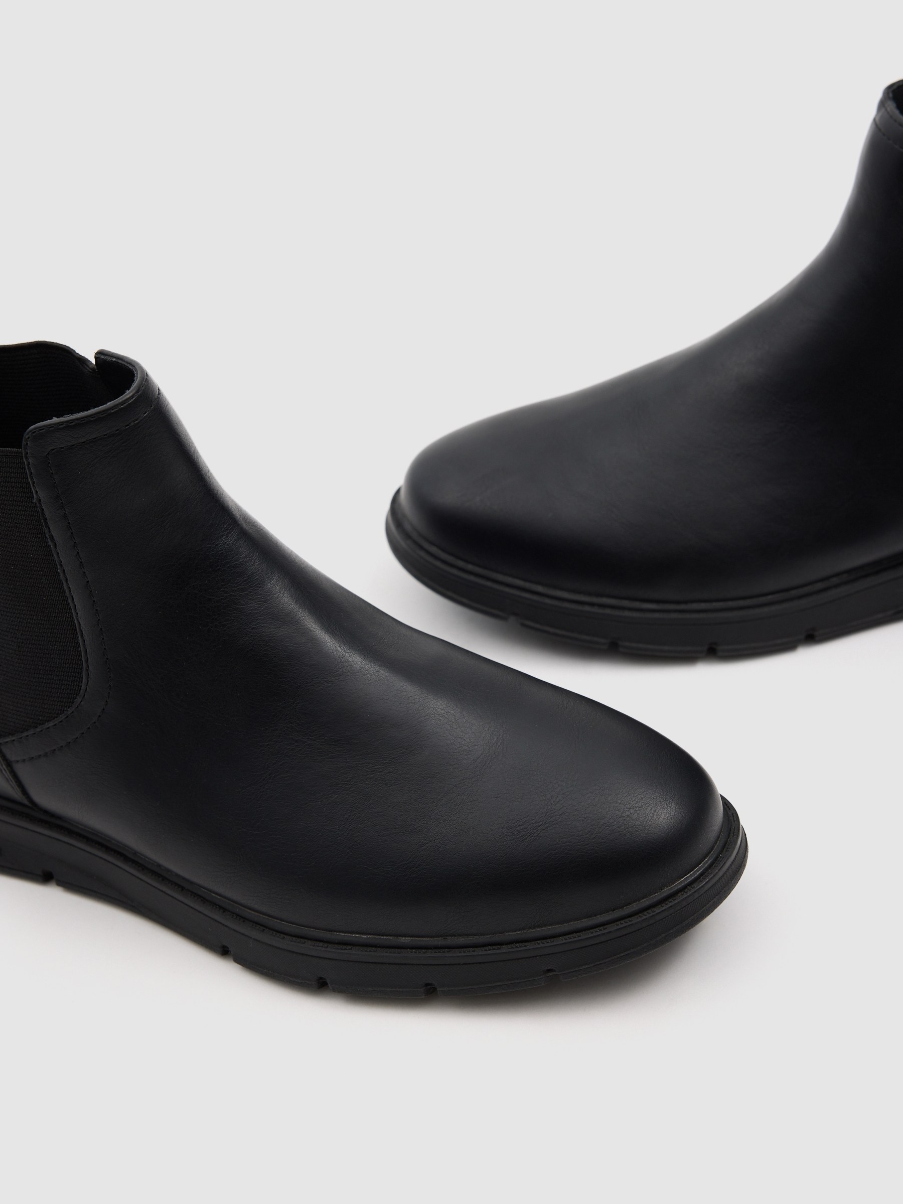Chelsea ankle boot faux leather rubber black