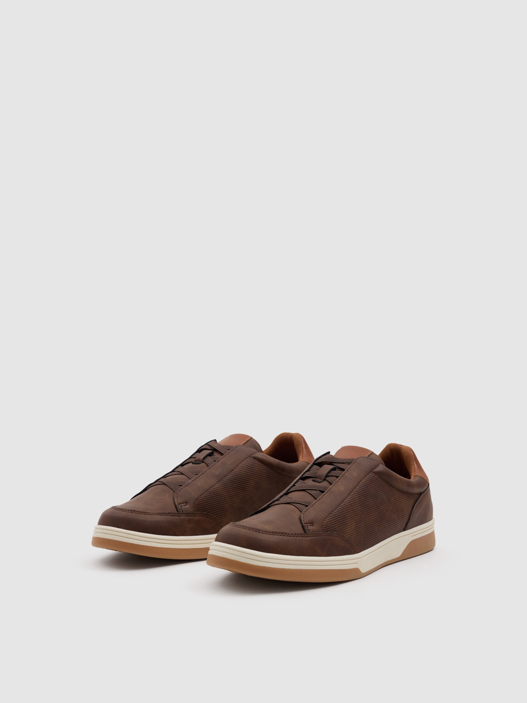 Zapato casual polipiel y goma marrón tostado