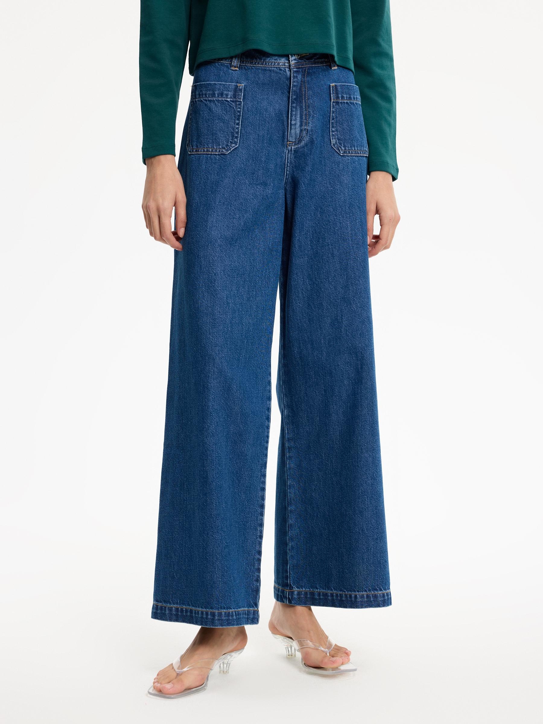High-waisted multi-pocket wide-leg jeans blue front view