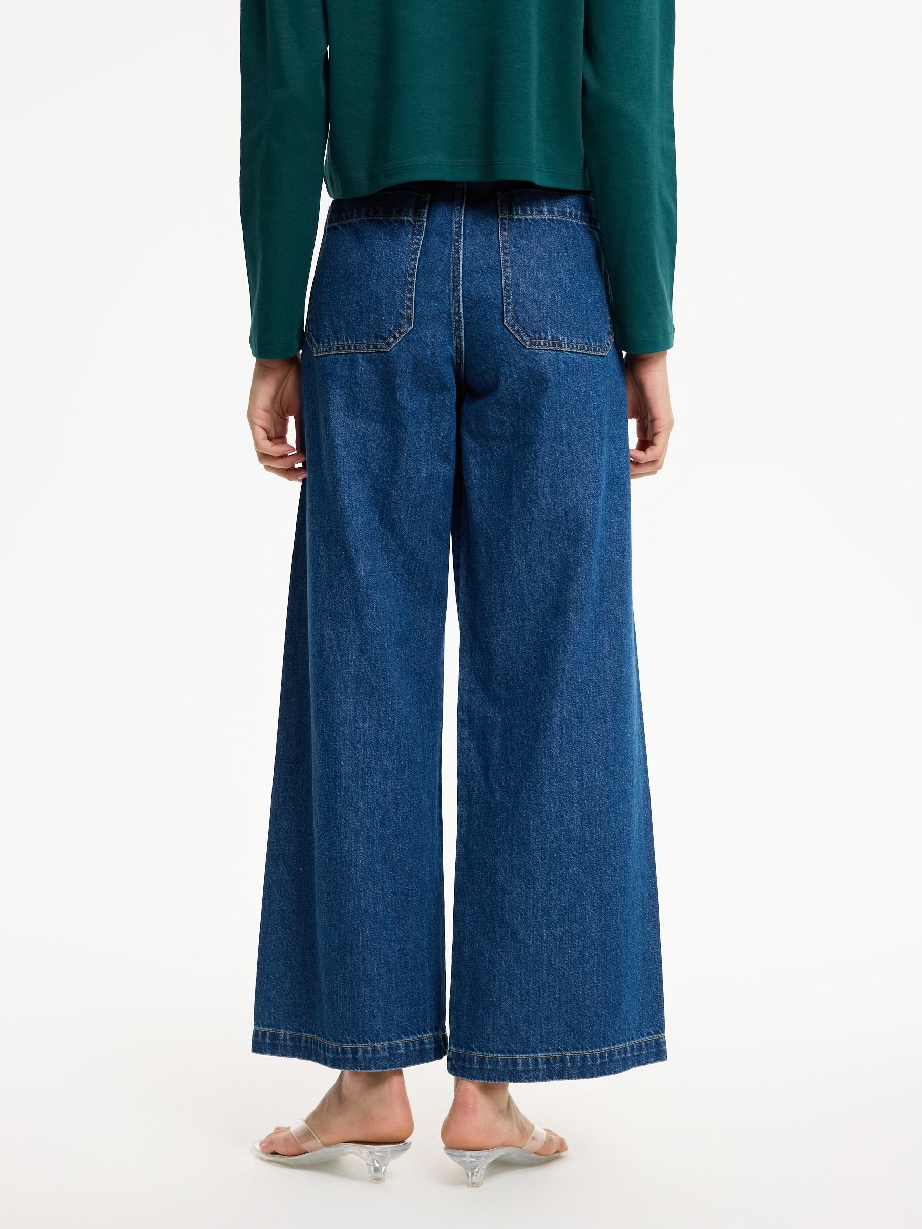 Jeans wide leg multibolsos de cintura alta azul vista geral frontal
