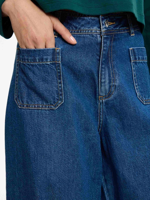 High-waisted multi-pocket wide-leg jeans blue detail view