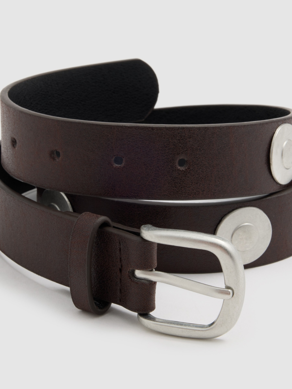 Basic rivet belt brown detail view
