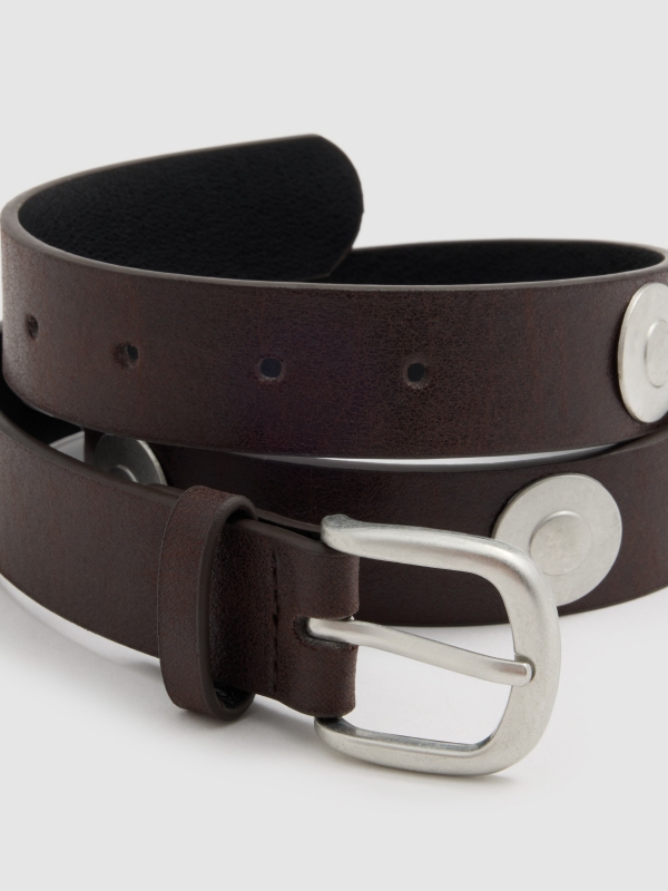 Basic rivet belt brown detail view