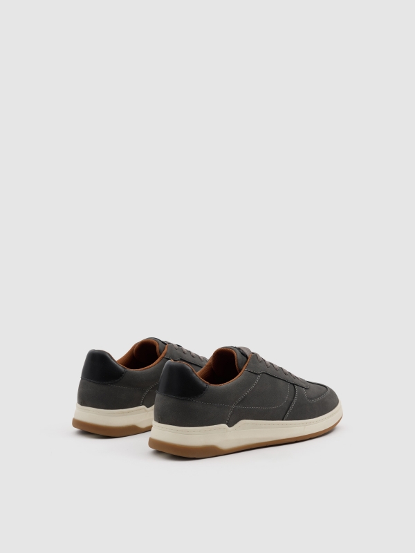 Zapato casual de polipiel gris vista frontal 45º