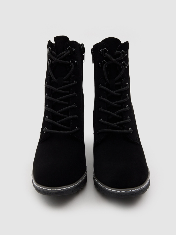 Botines con cuello combinado negro vista detalle