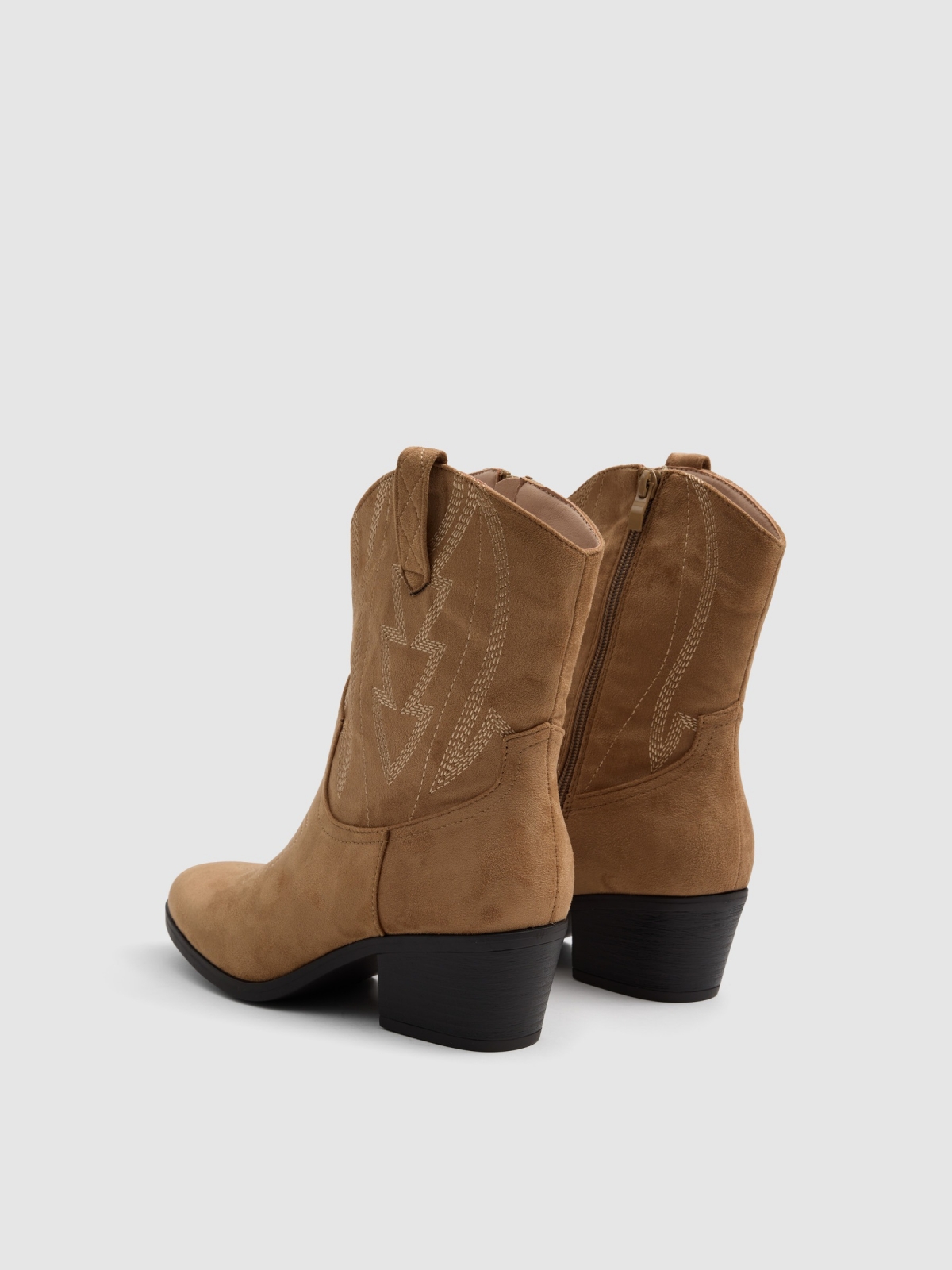 Cowboy ankle boot with wide heel beige 45º back view