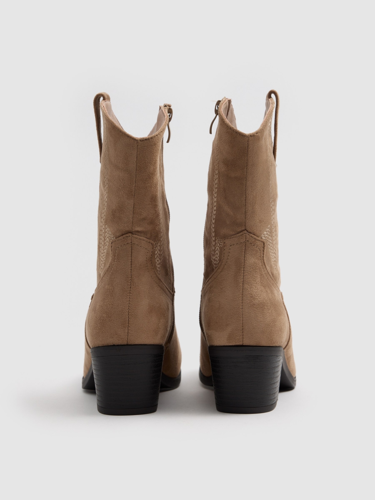 Cowboy ankle boot with wide heel beige zenithal view