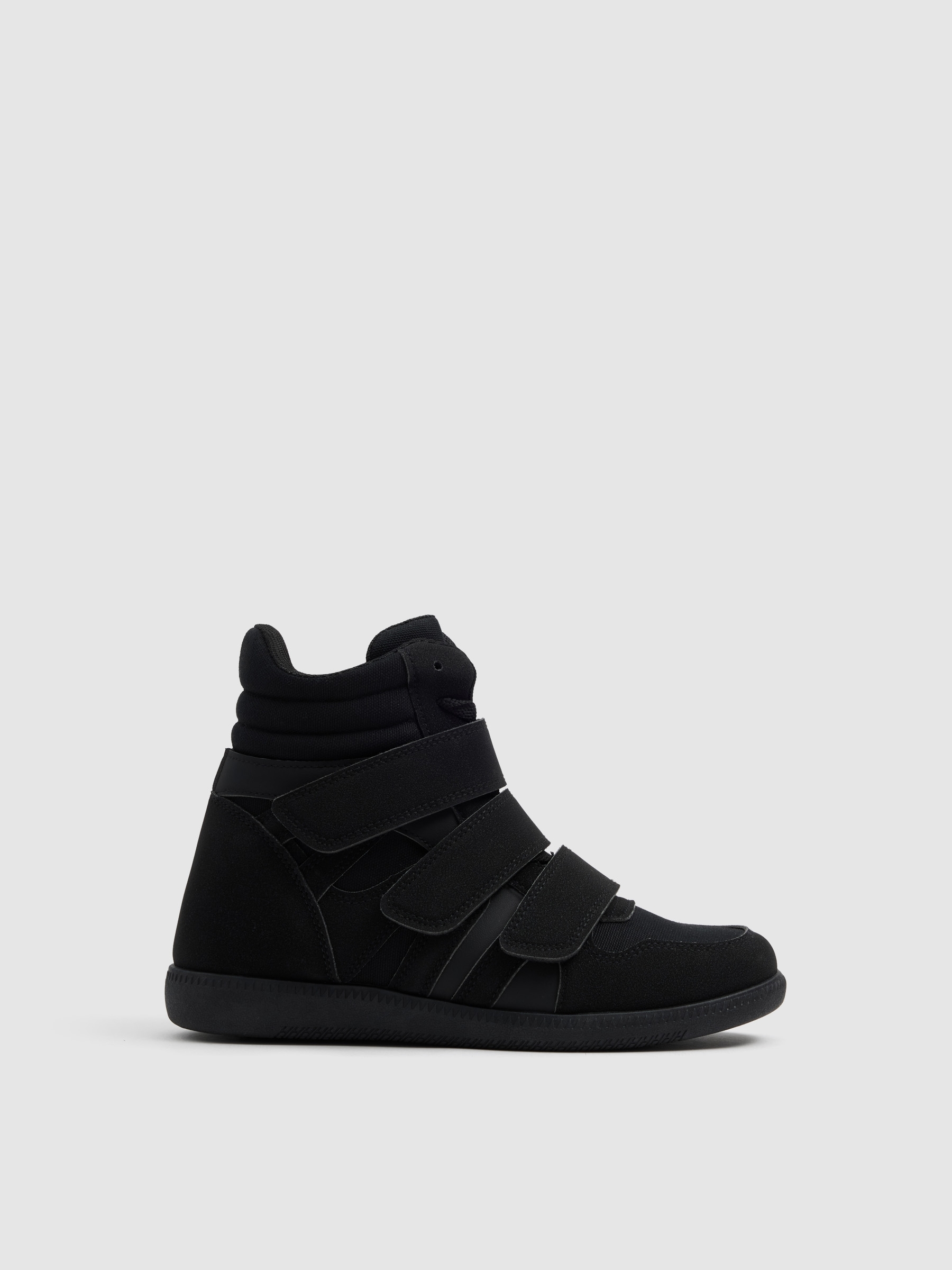 Sporty wedge ankle boot with Velcro straps and platform black