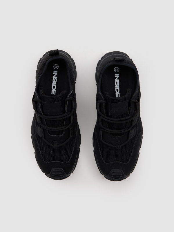Running shoe in nylon and rubber black zenithal view