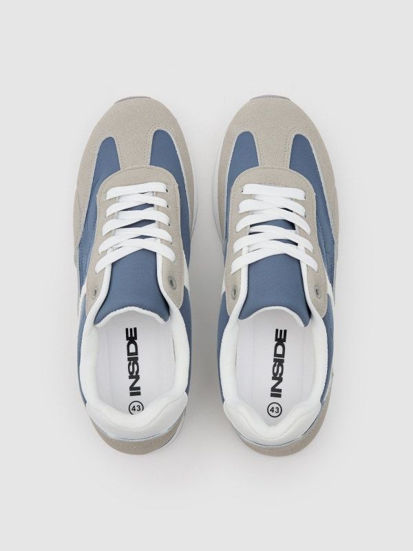 Deportiva retro baja azul vista cenital