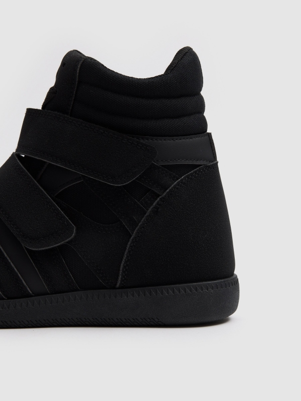 Sporty wedge ankle boot with Velcro straps and platform black detail view