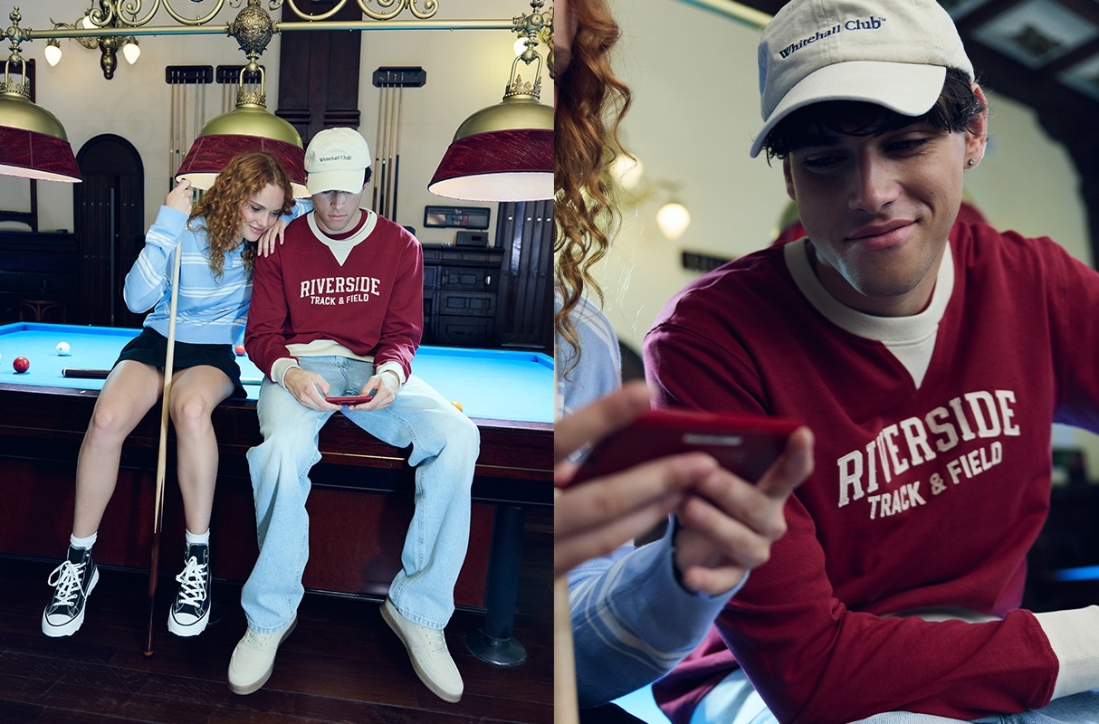 Oversized campus text sweatshirt garnet middle front view