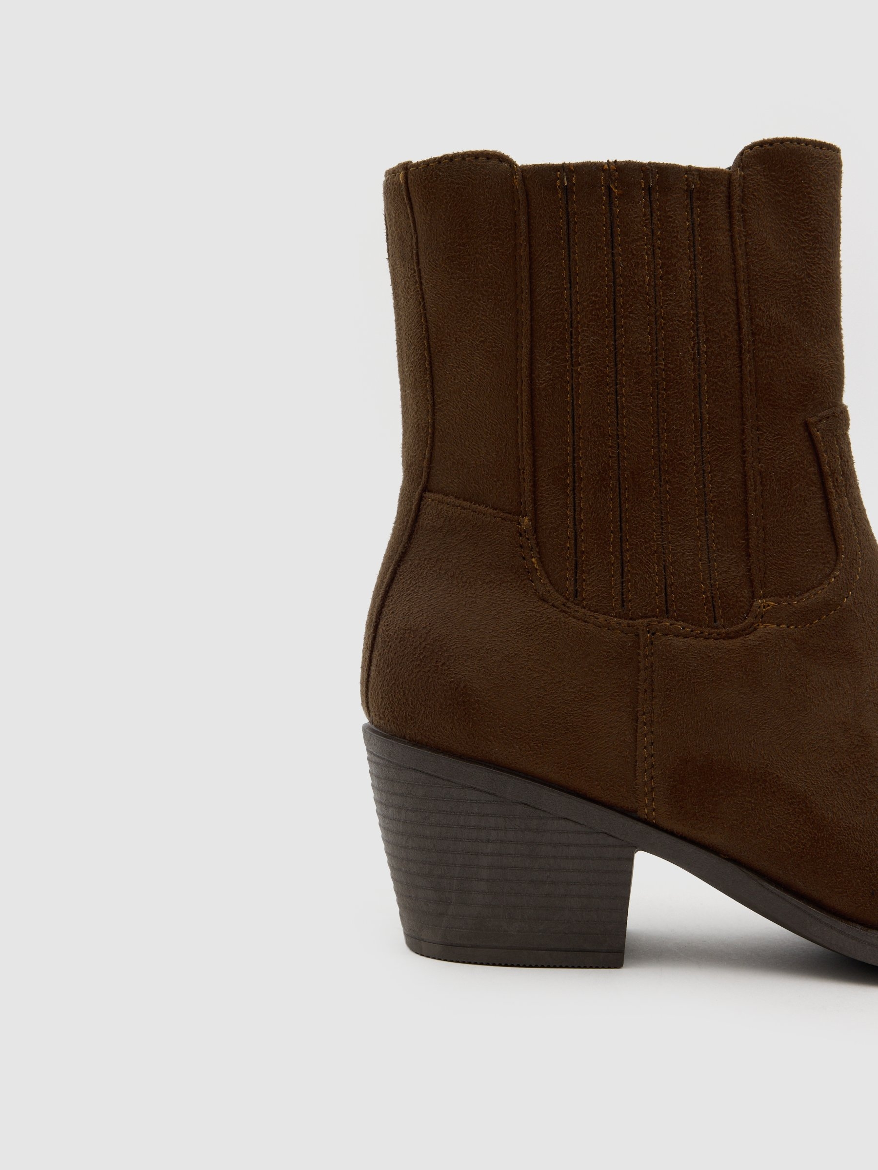 Elastic cowboy ankle boot wide heel brown