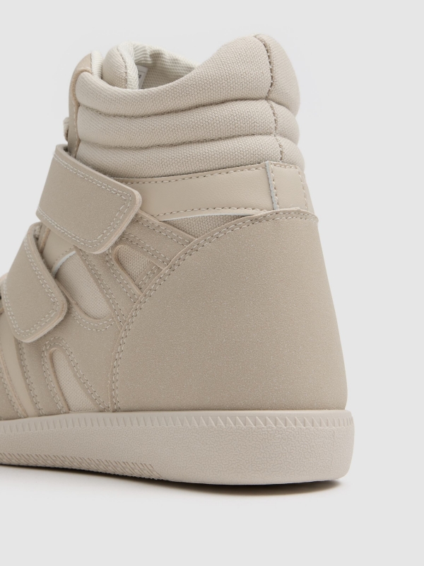 Sports wedge ankle boot with Velcro straps beige detail view