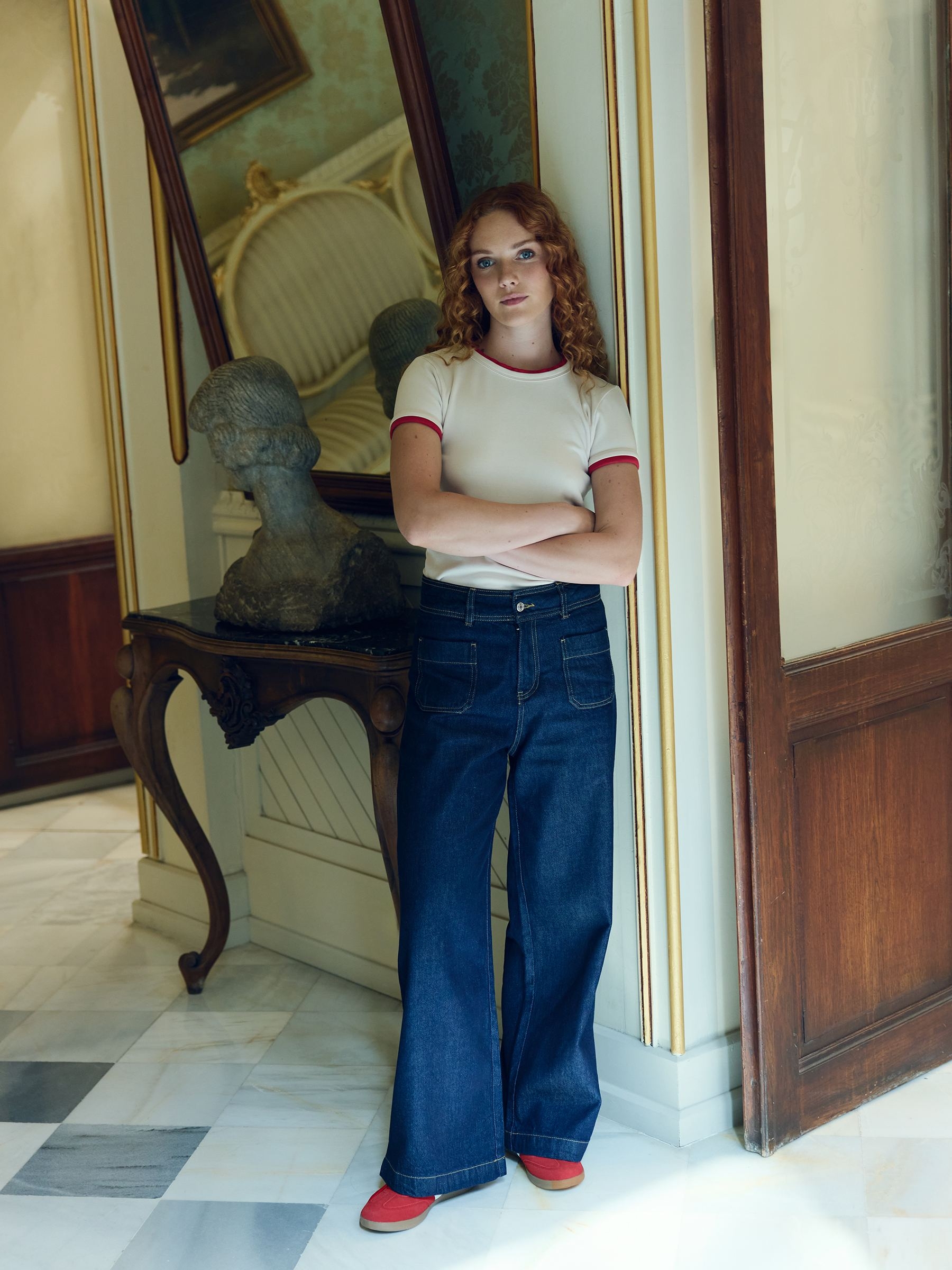 Dark wide-leg multi-pocket jeans dark blue front view