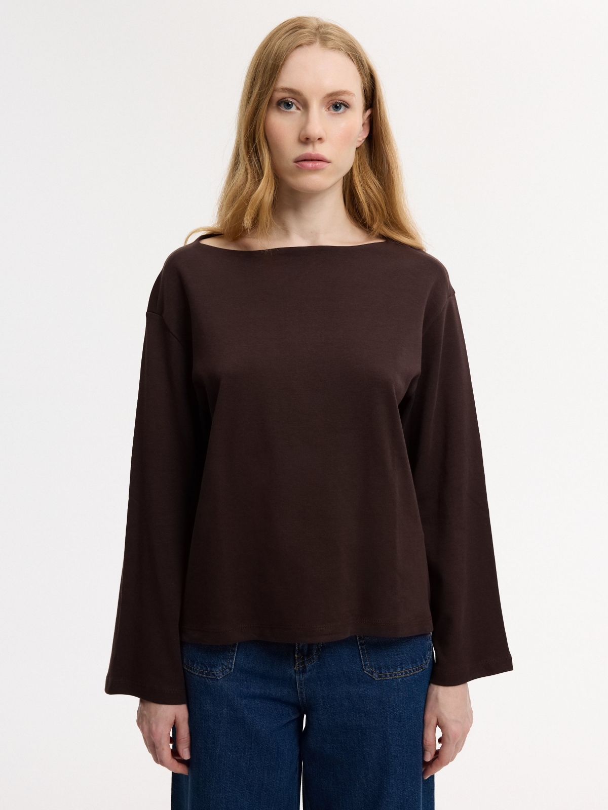 Camiseta barrel manga longa chocolate vista meia frontal