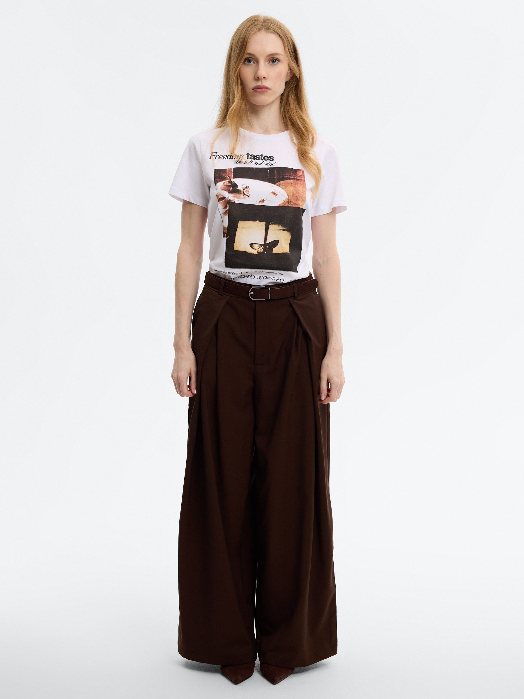 Pantalón maxi pinzas cinturón chocolate vista general frontal