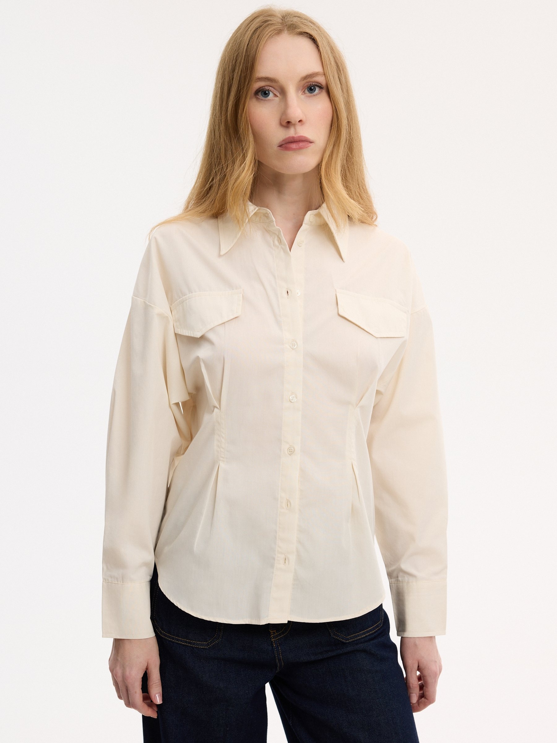 Camisa oversized lisa com pregas off white vista meia frontal