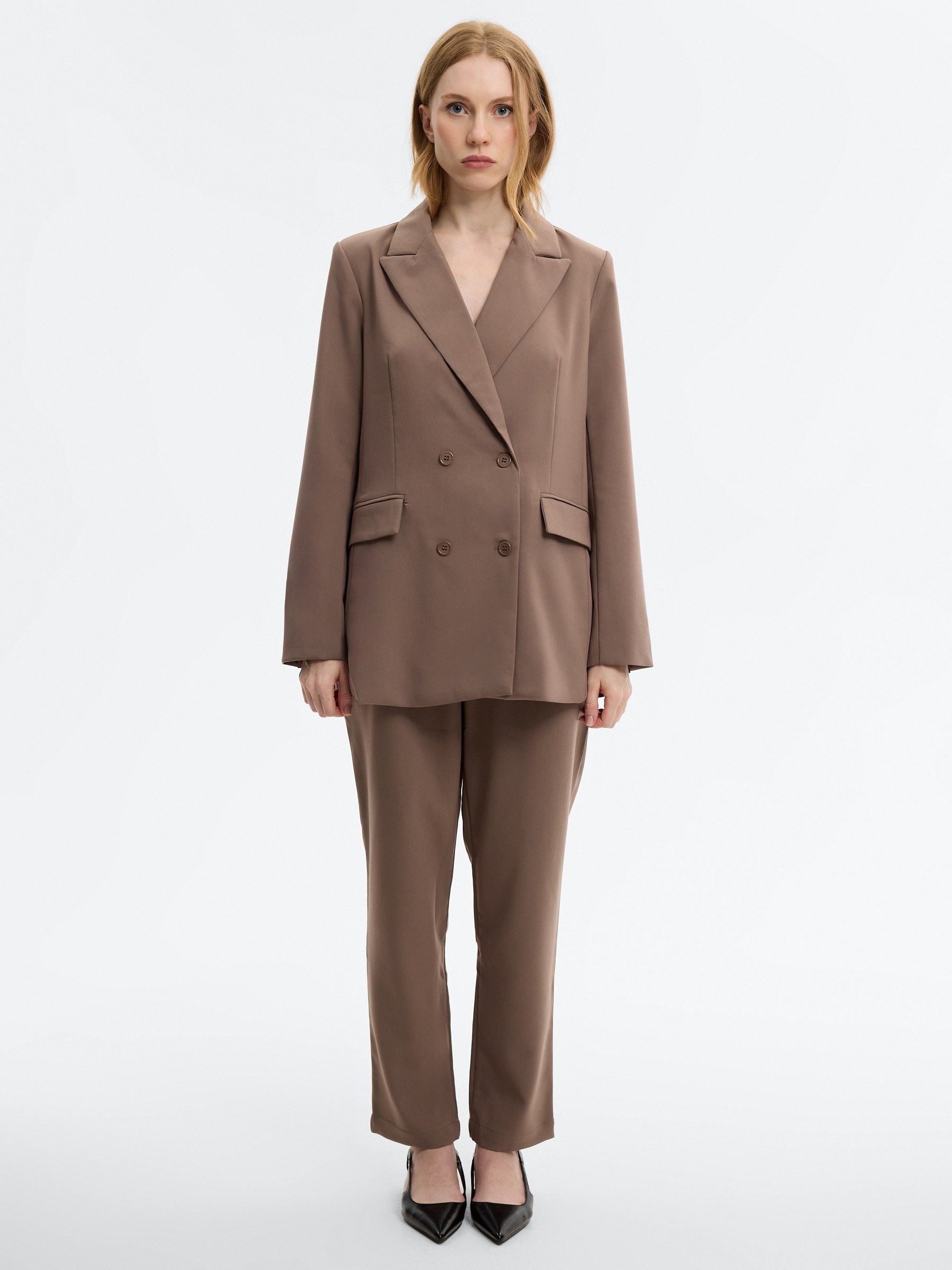 Blazer cruzado liso taupe vista meia frontal