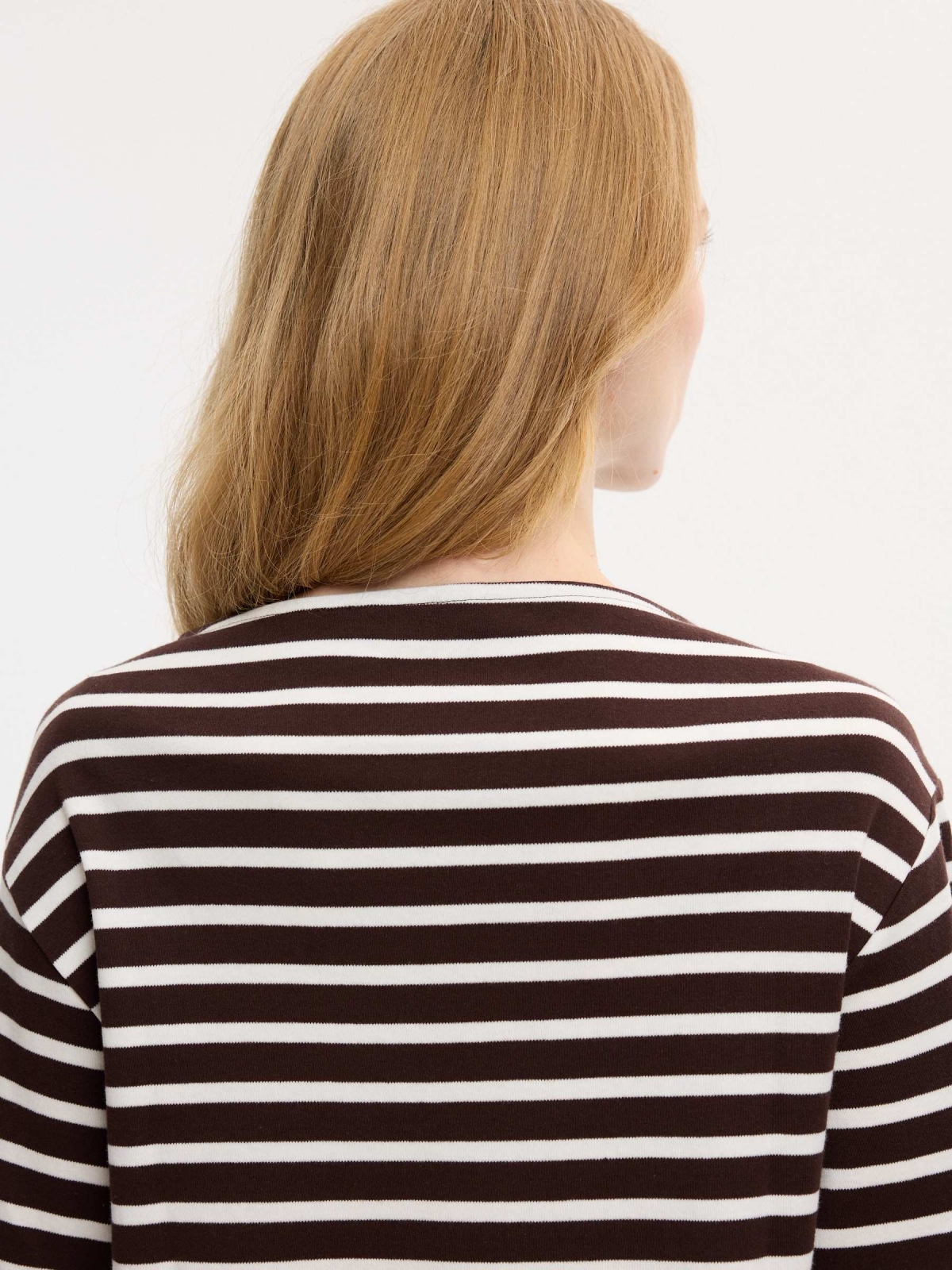 Basic long-sleeved striped T-shirt chocolate detail view