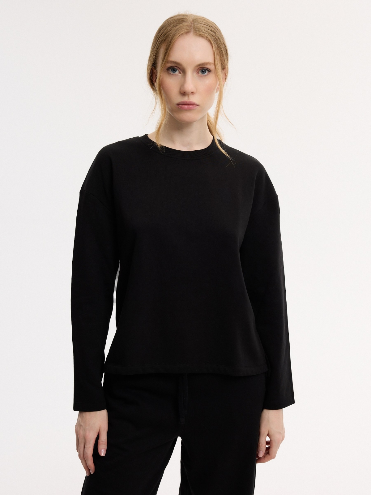Basic crew neck fleece sweatshirt black middle front view