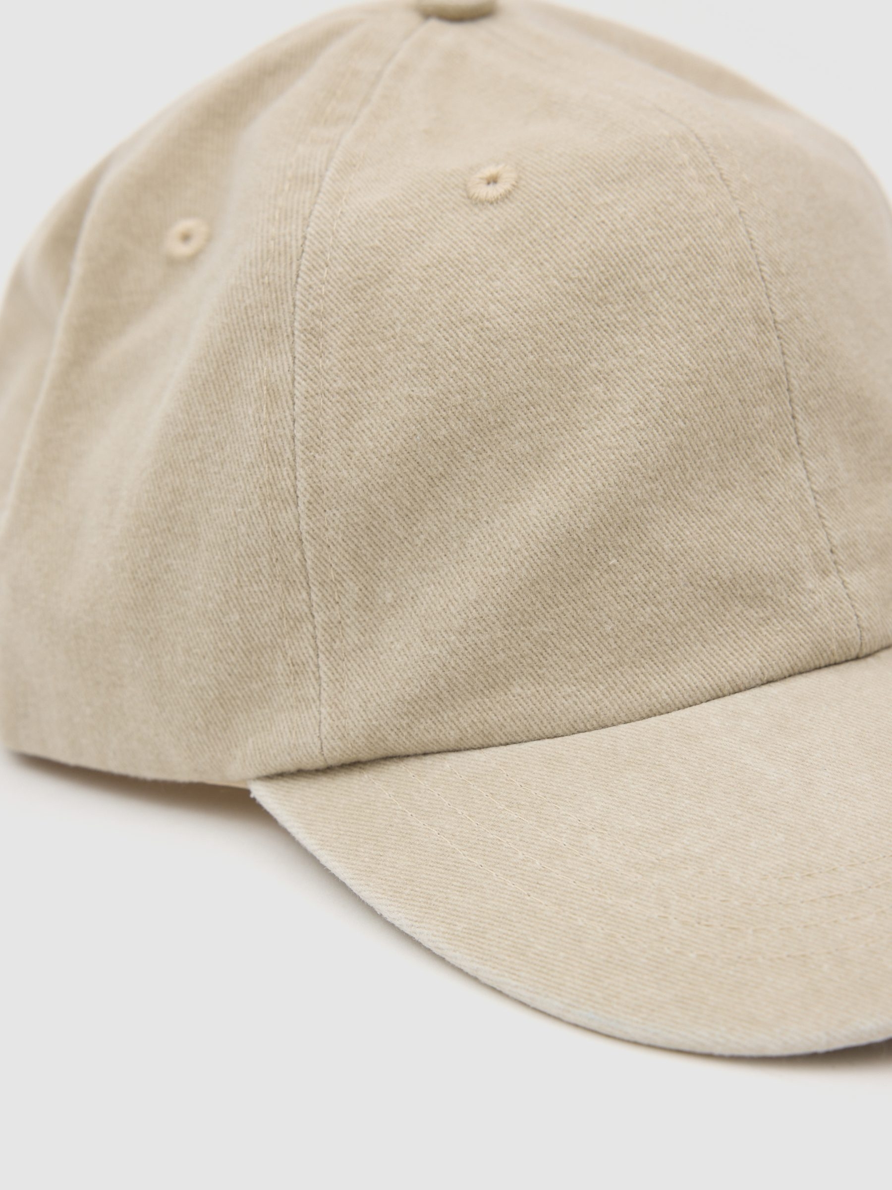 Washed baseball cap beige 45º front view