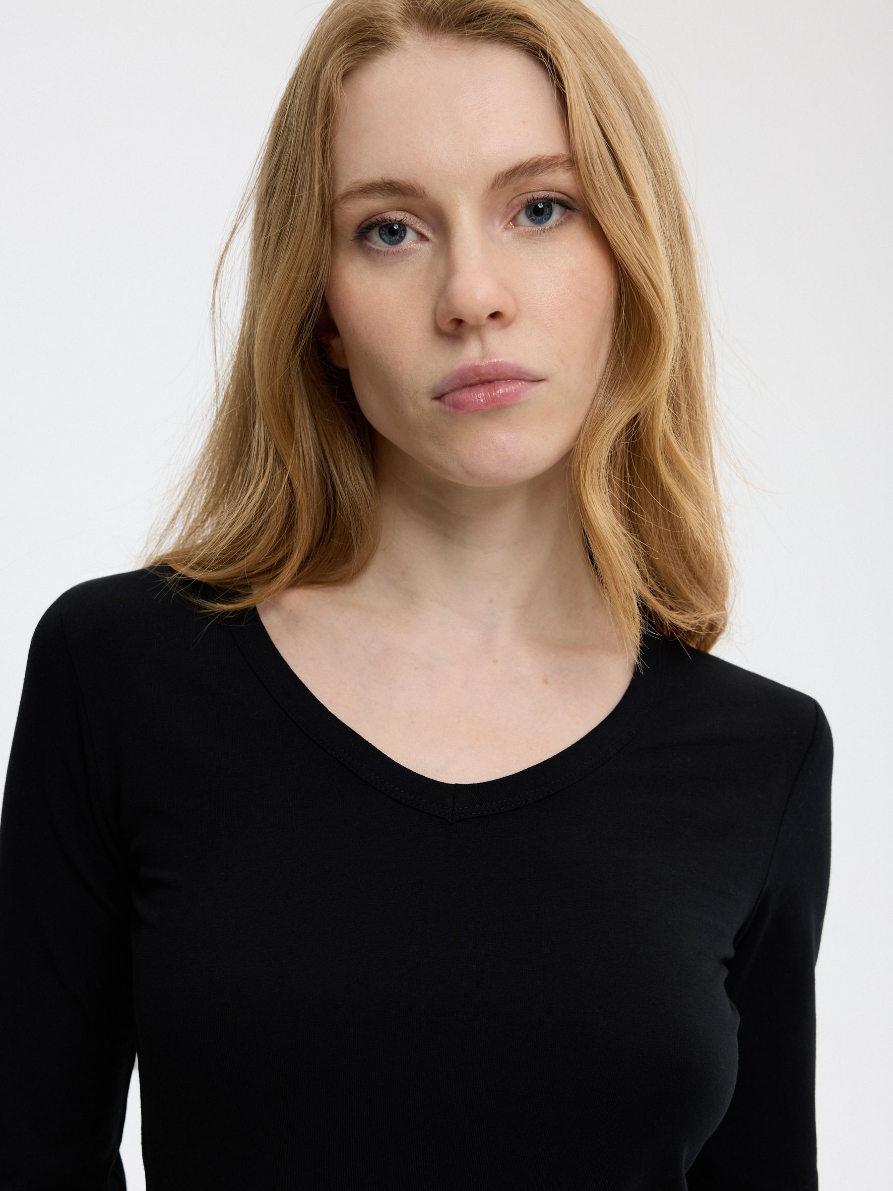 Basic long-sleeve boat neck T-shirt black middle front view