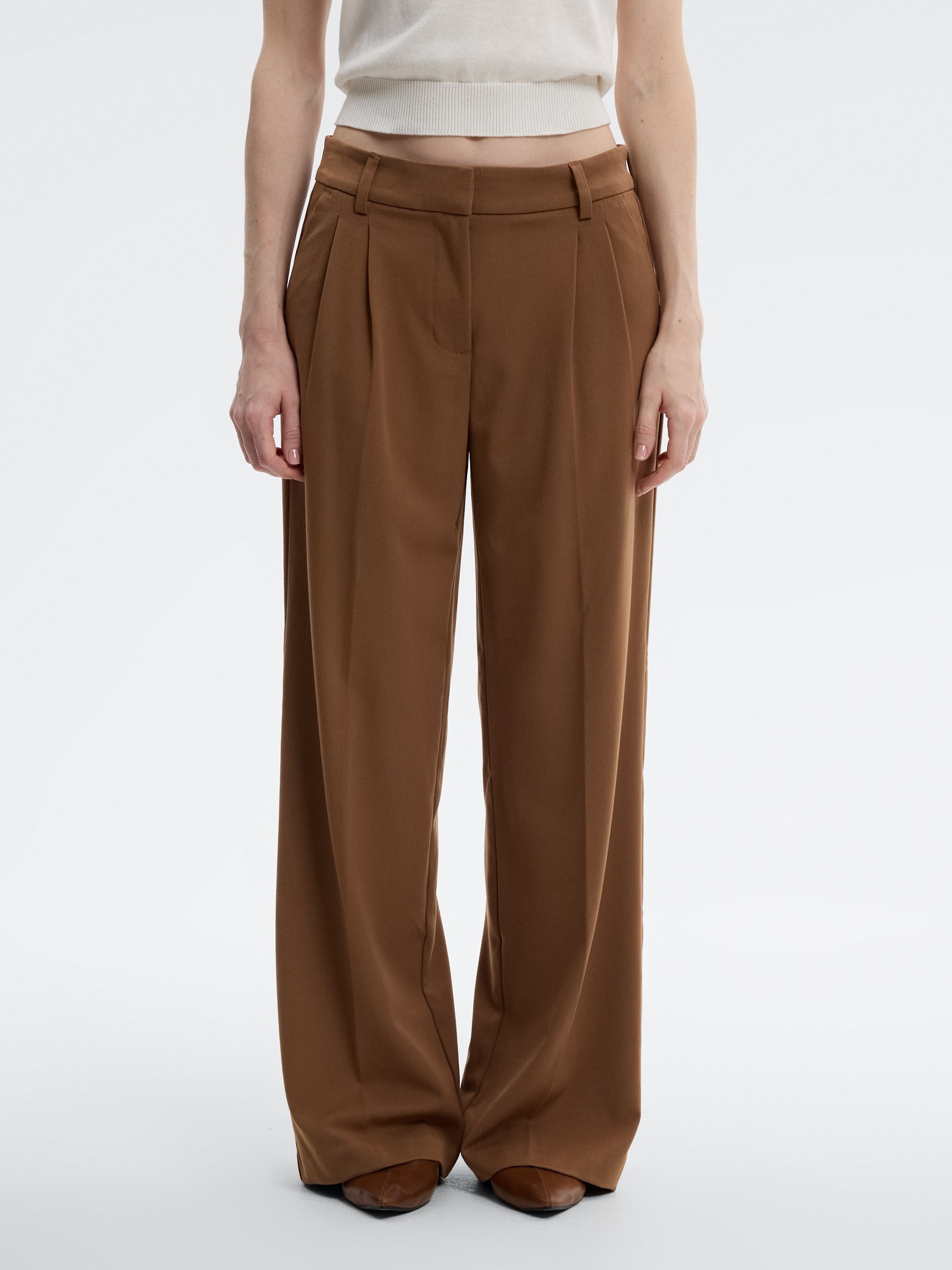 Double-pleat palazzo pants brown front view