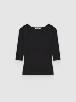 %Pto% T-shirt básica com corações preto vista frontal