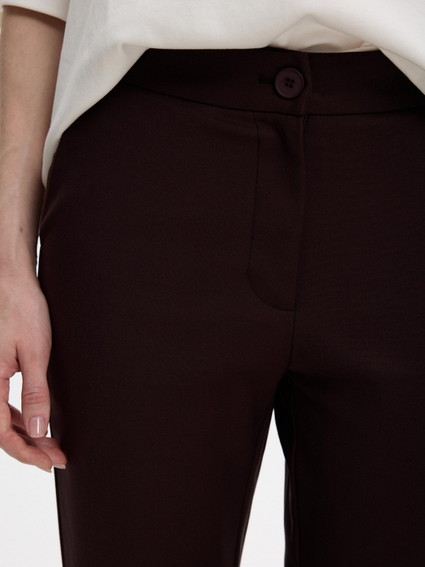 Slim pleated mid-rise pants chocolate detail view