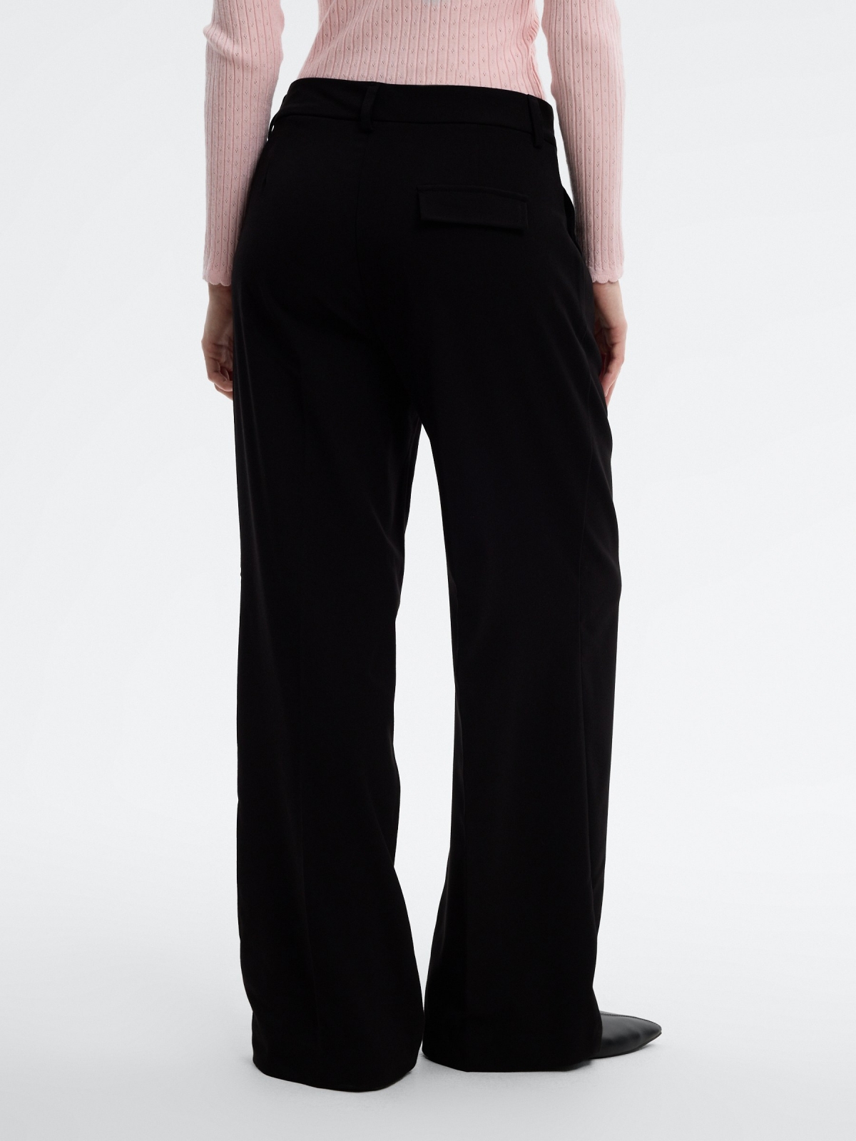 Pantalón palazzo doble pinza negro vista media trasera