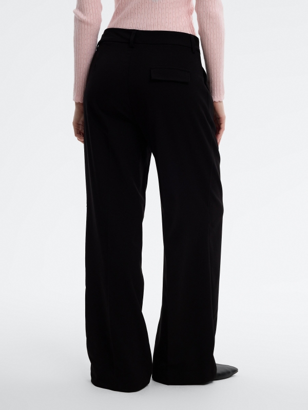 Pantalón palazzo doble pinza negro vista media trasera