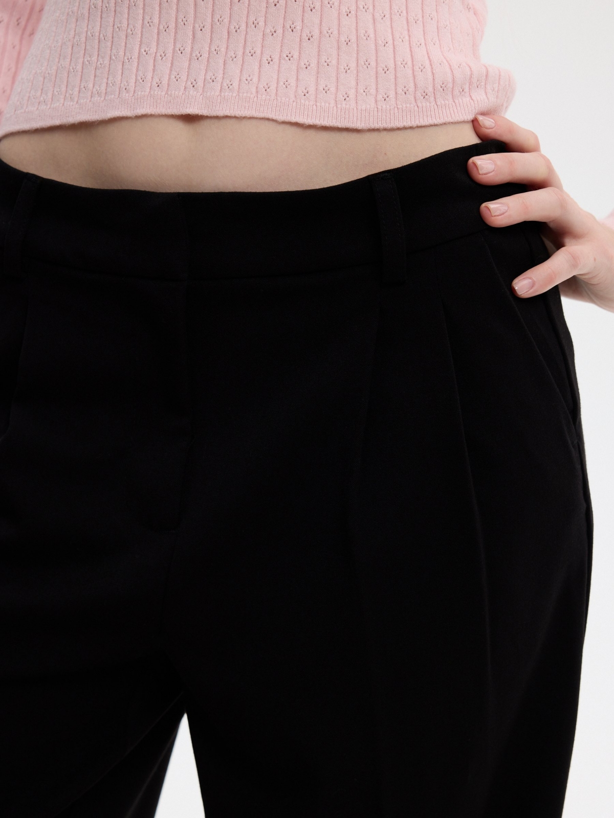 Pantalón palazzo doble pinza negro vista detalle