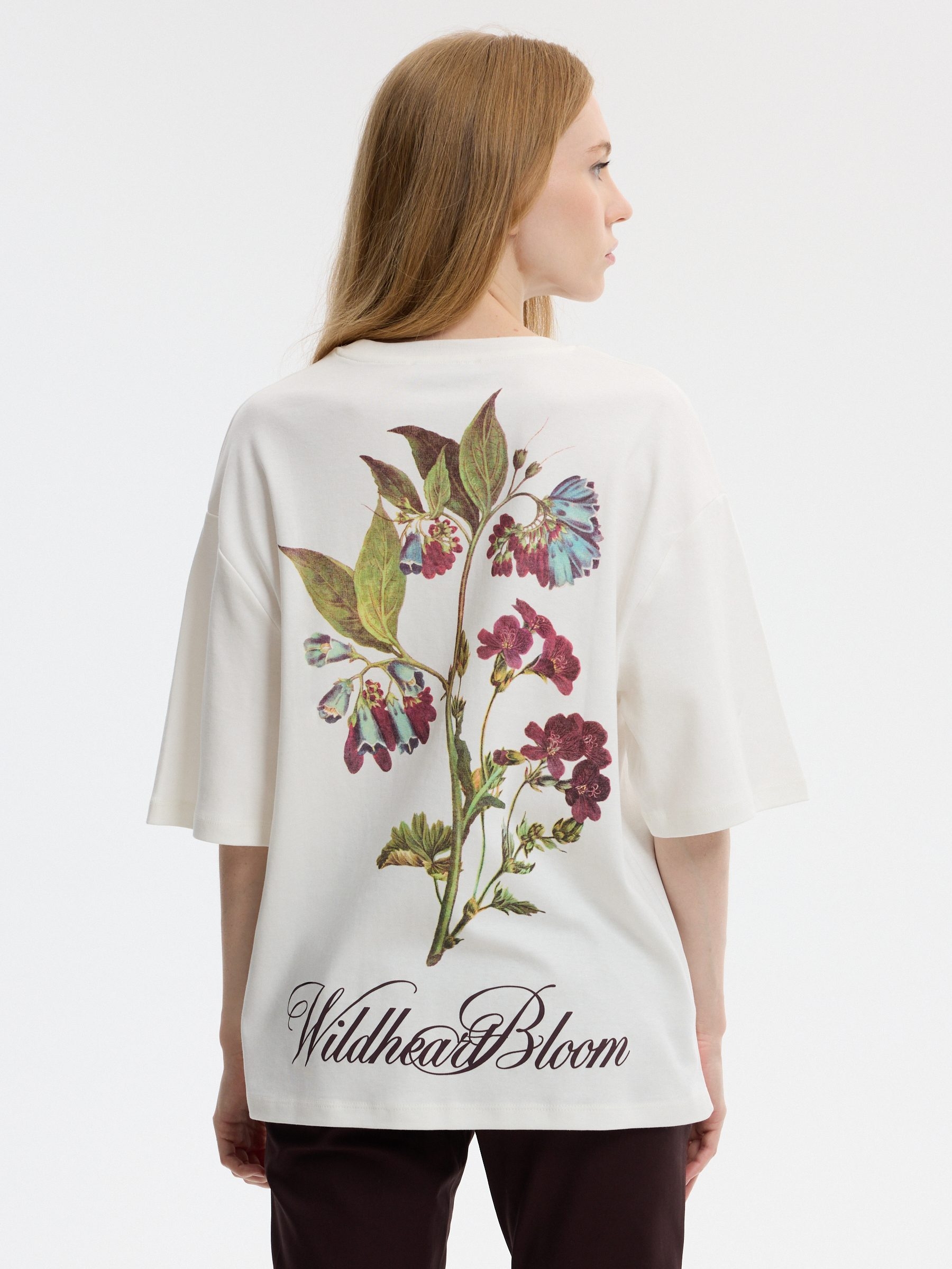 Camiseta oversize estampado blanco roto vista media frontal
